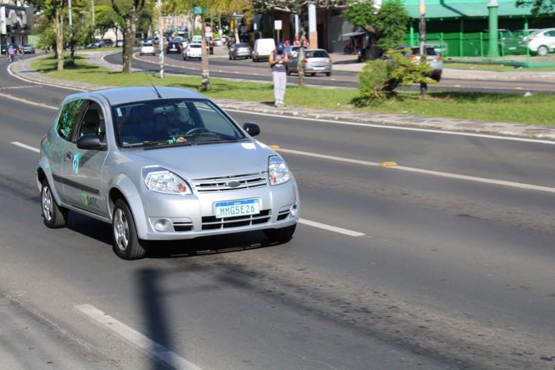 Veículo de conversão elétrica faz testes em vias públicas de Criciúma 