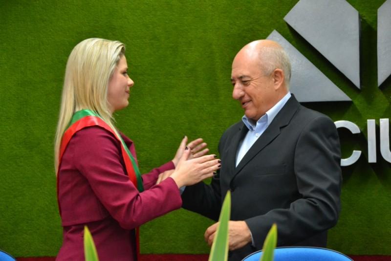 Durante sete dias, Tati Teixeira assume a prefeitura de Criciúma