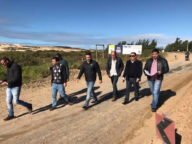 Previsões otimistas na pavimentação do acesso ao Farol