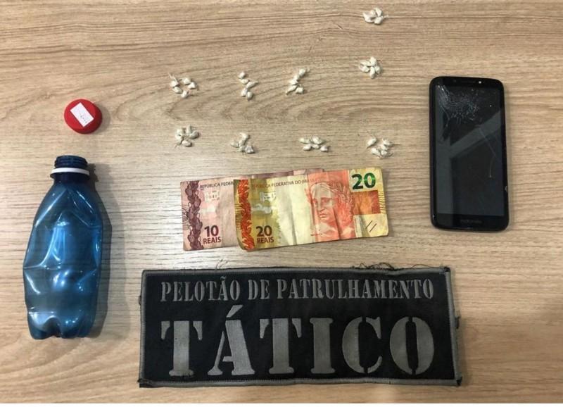 PM apreende mais de 40 pedras de crack em Tubarão 