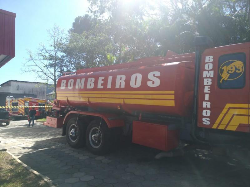Corpo de Bombeiros combate princípio de incêndio em empresa