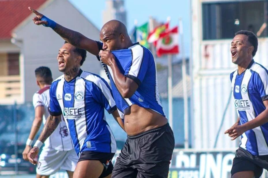 Tubarão goleia Juventus e assume liderança da Série B do Catarinense