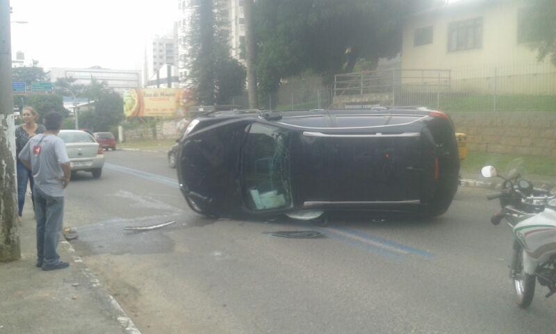 Polícia Civil procura por carro causador de acidente 