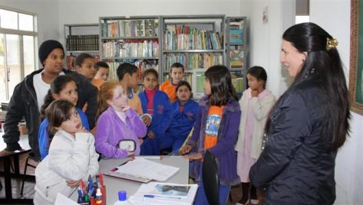 Visitas à biblioteca de Turvo para incentivar a leitura