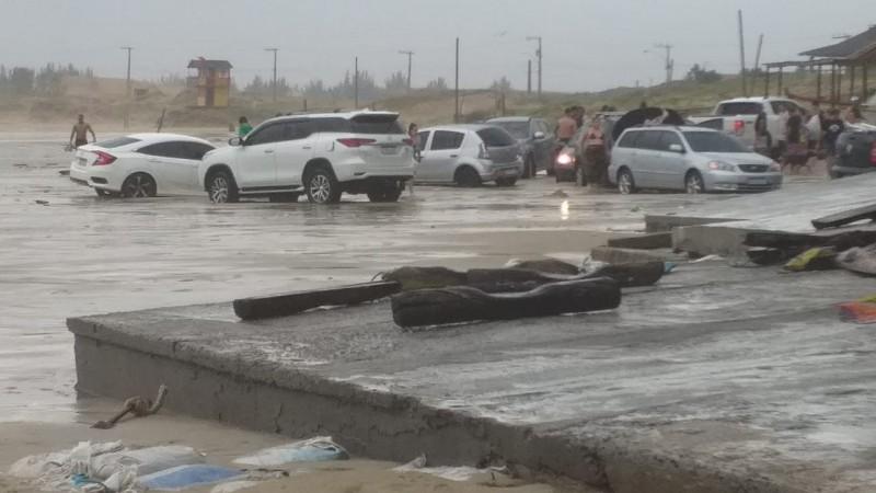 Tsunami meteorológico aconteceu em Laguna, explica Defesa Civil