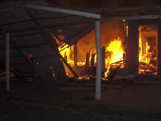 Fogo consome casa de veraneio no Balneário Campo Bom 