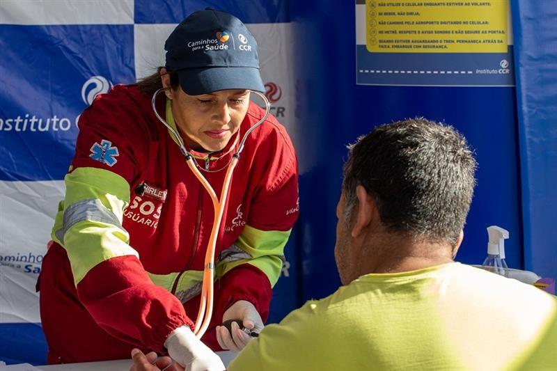 CCR ViaCosteira realiza serviços de saúde e check-up de veículos gratuitos na BR-101 em Imbituba 