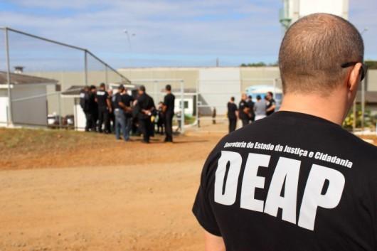 Agentes prisionais estão de braços cruzados nesta quarta-feira 