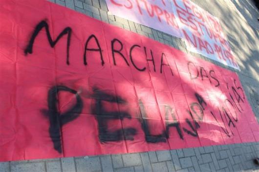 Marcha das Vadias na praça Nereu Ramos aborda tabus da sociedade