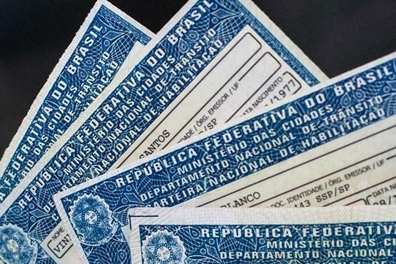 Sete pessoas são condenadas em esquema de venda de habilitação