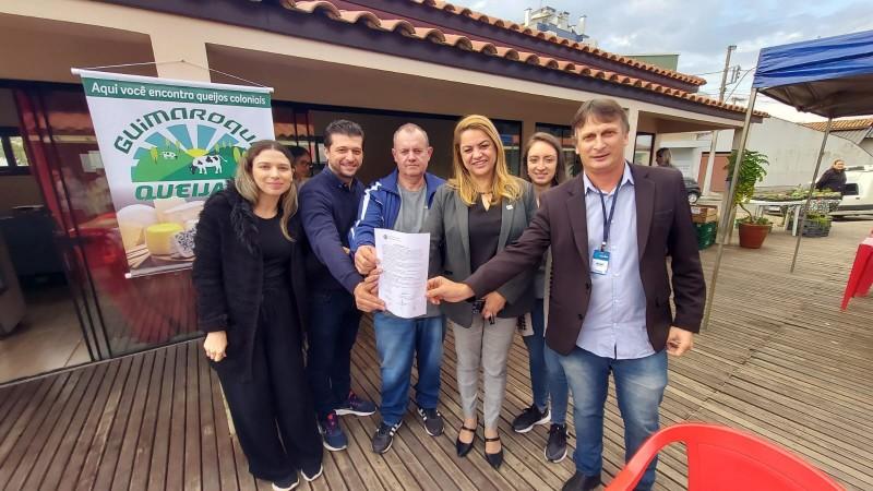 Governo de Içara renova repasse para Cooperativa da Agricultura e Pesca Familiar
