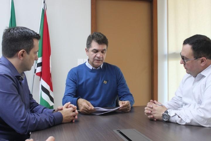 Prefeitura assina contrato com nova empresa de fiscalização eletrônica