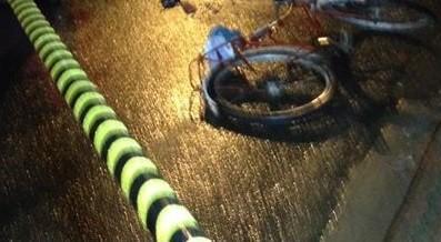 Ciclista morre atropelado e caminhoneiro não presta socorro