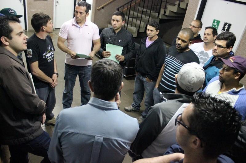 Mineiros discutem futuro do sindicato durante assembleia