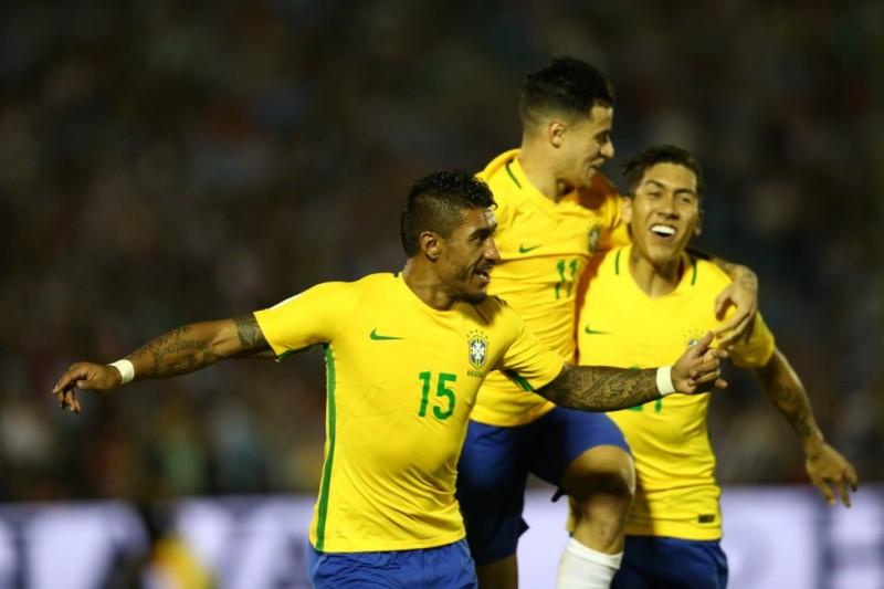 Brasil atropela Uruguai e fica mais perto da Copa da Rússia