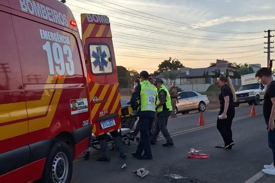 Braço do Norte: acidente em rodovia estadual deixa motociclista ferido