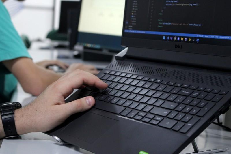 Sistemas de Informação EaD da Unesc une tecnologia e negócios