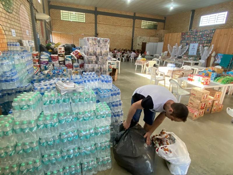 Içara arrecada mais de seis toneladas de mantimentos para o Rio Grande do Sul
