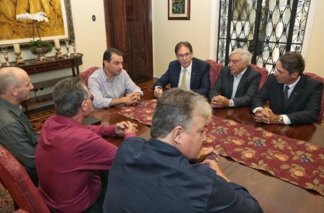 Projeto de lei para reajustar salário mínimo regional será enviado em regime de urgência à Alesc