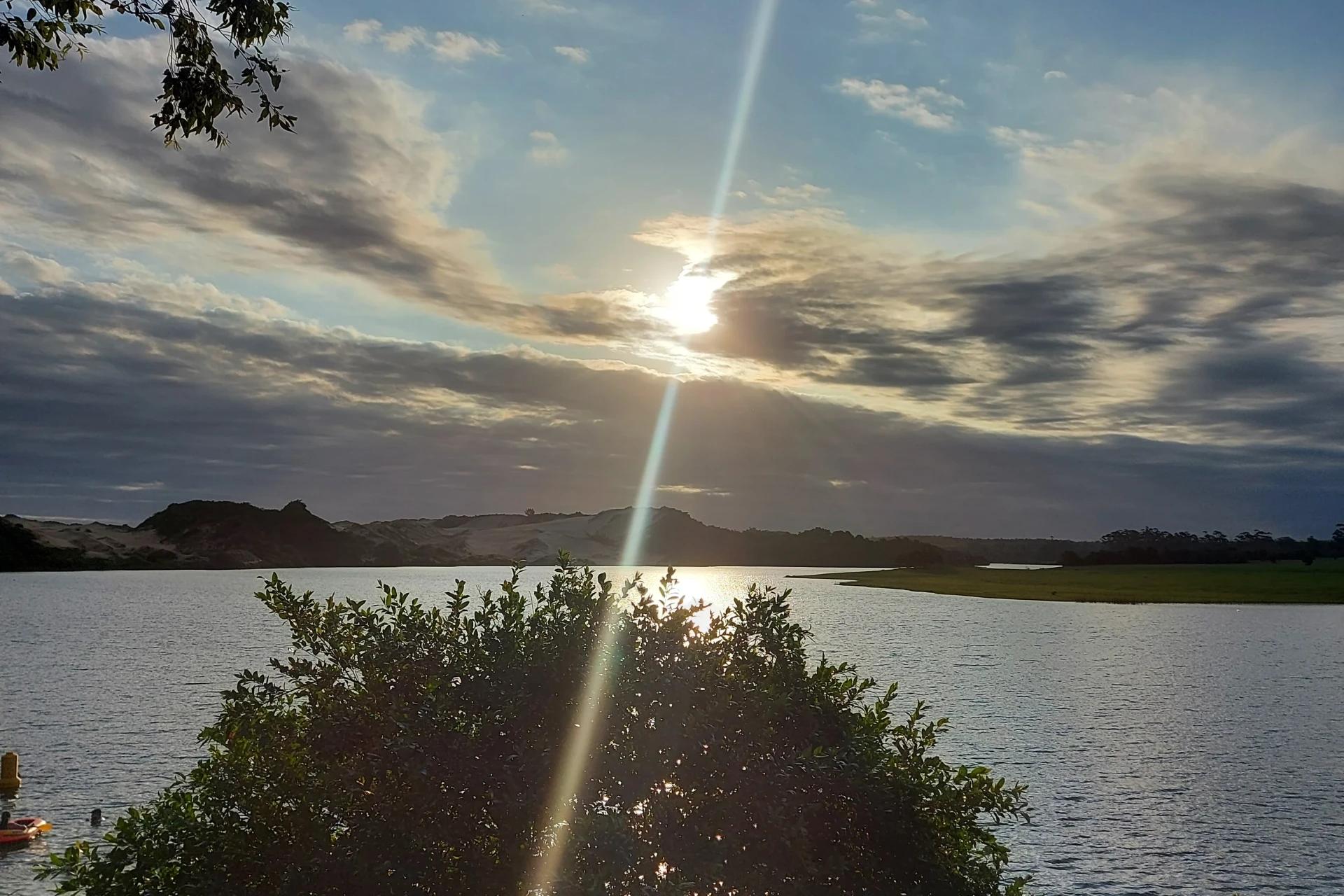 Sábado de sol e temperaturas amenas; confira a previsão do tempo
