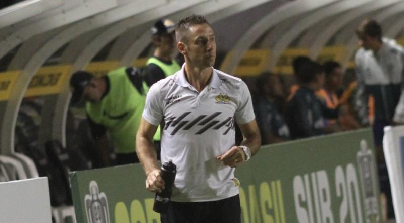 Lalo valoriza empate sem gols dentro de casa