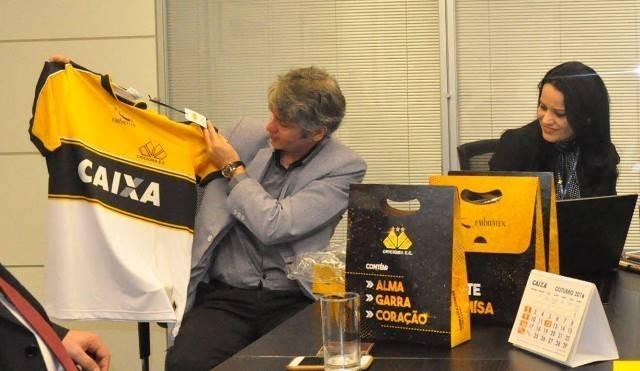 Política, Caixa Federal e a camisa do Tigre