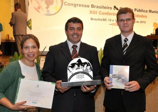 Prefeito de Forquilhinha recebe Selo Cidade Cidadã 
