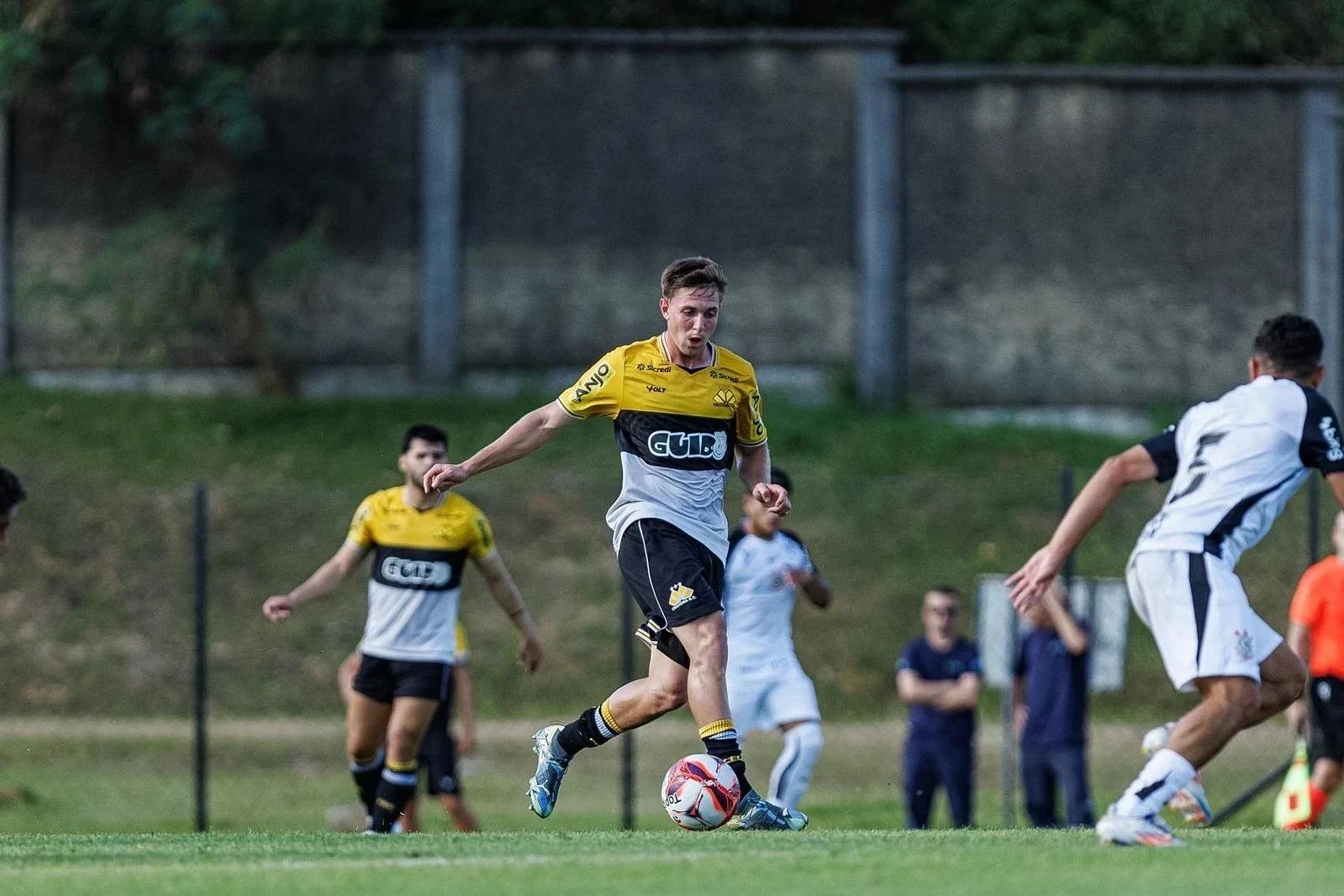 Criciúma recebe o Avaí pelo Campeonato Brasileiro Sub-20