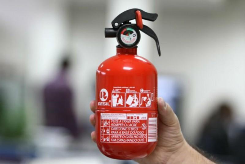 Motoristas têm mais 90 dias para adquirir extintor ABC