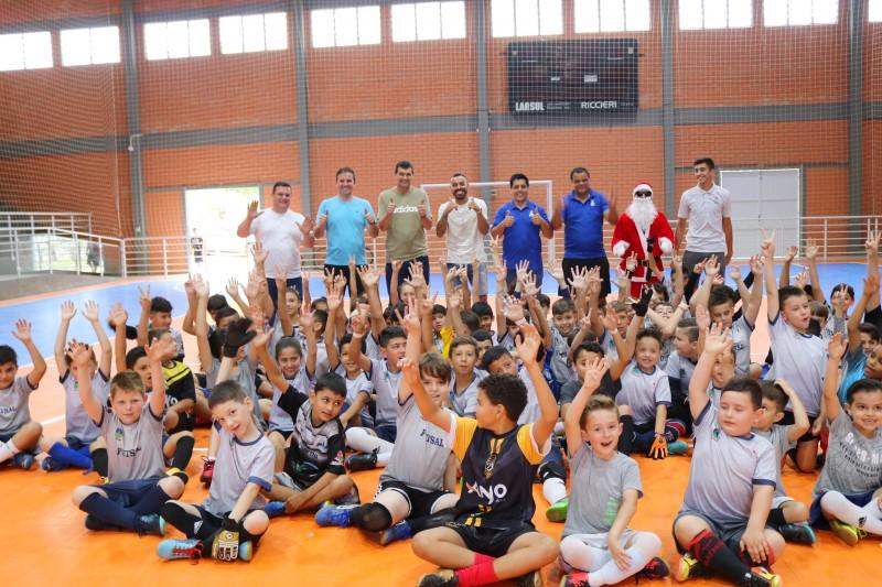 Escolinhas de futsal de Morro da Fumaça encerra ano com festividade