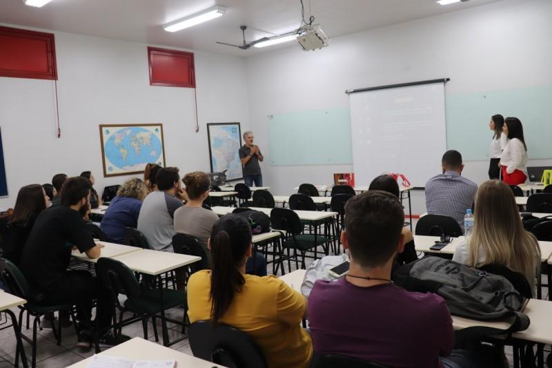 Alunos do curso de Design da Unesc participam do concurso Melissa / Next Brasil