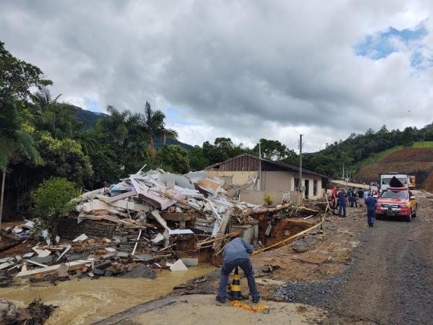 Governo de SC prorroga recolhimento de ICMS de municípios em calamidade pública