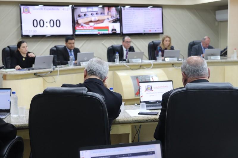 Câmara de Criciúma aprova subsídio dos vereadores, prefeito, vice e secretários 