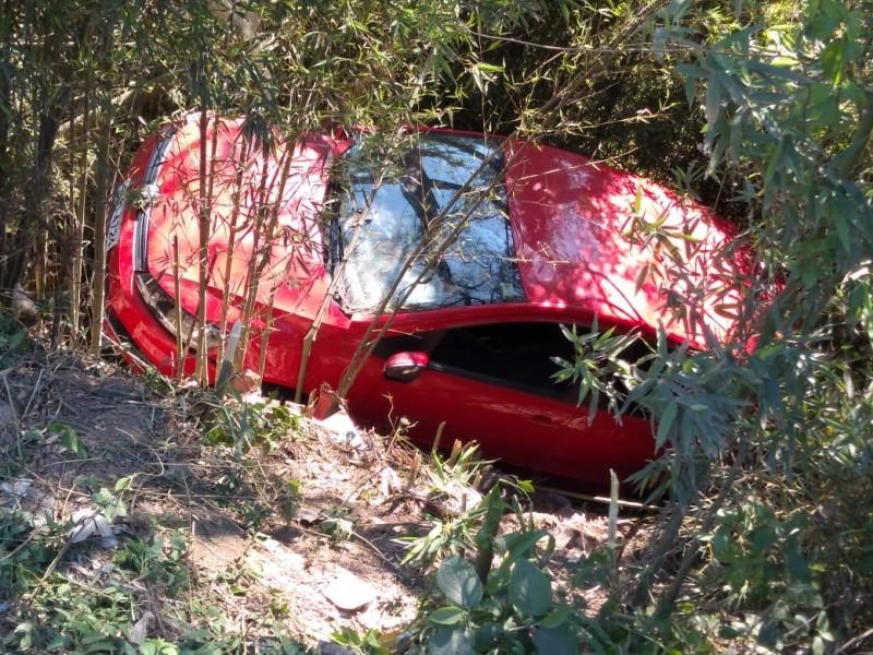Casal de idosos fica ferido após acidente em Paulo Lopes