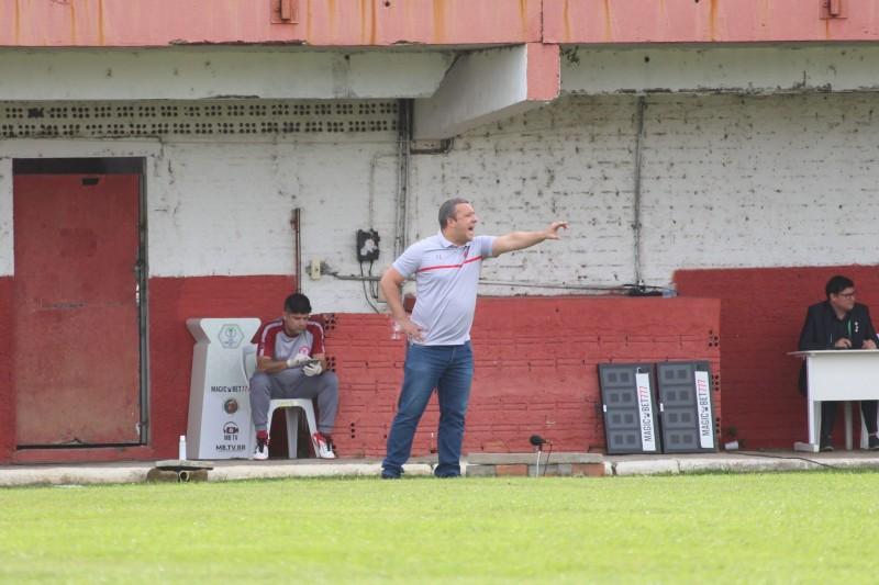 Hercílio Luz demite técnico, comissão técnica e diretor de futebol