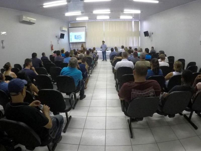 Administração Municipal apresenta a moradores obras de reforma da Escola Luiz Lazzarin