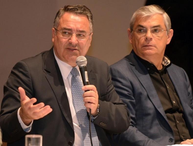 Colombo transmite cargo para Eduardo Pinho Moreira nesta sexta