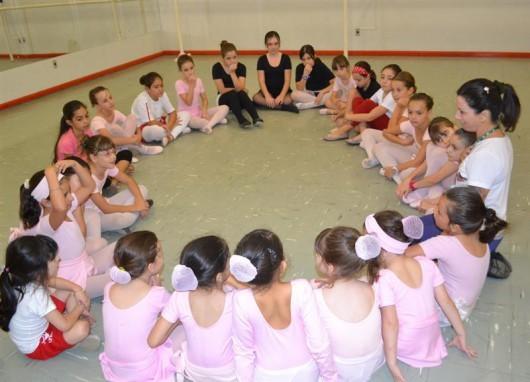 Unesc abre inscrições para oficinas de ballet e canto coral