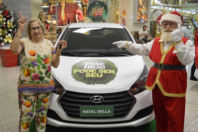 Shopping Della revela ganhadora do primeiro carro de sua promoção