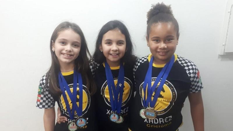 Criciumenses conquistam medalhas em campeonato nacional de xadrez