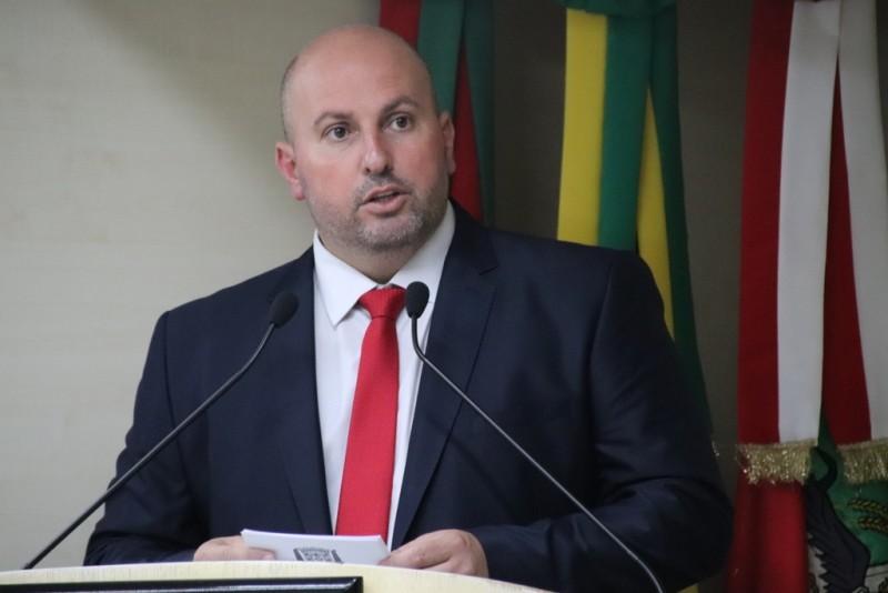 Volta à discussão a troca da Coopera pela Celesc no fornecimento de energia de bairros em Criciúma