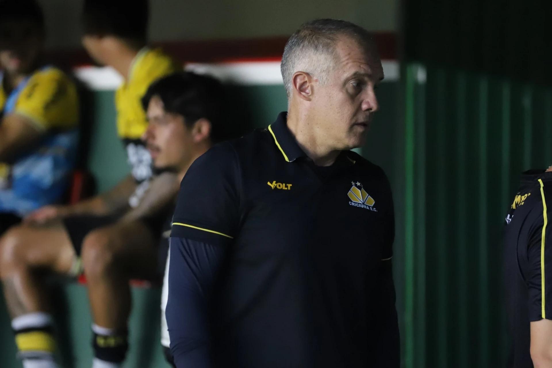 Eduardo Baptista afirma que desconcentração é pela falta de ver a família: ‘sete dias fora’