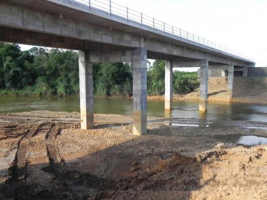 Seguem trabalhos para construção do aterro da segunda ponte em Forquilhinha