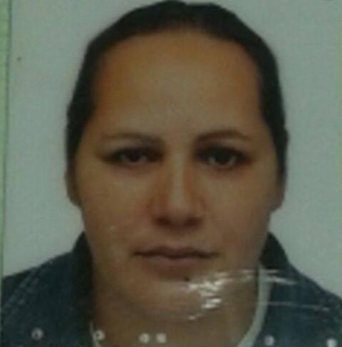 Família busca informações de mulher desaparecida