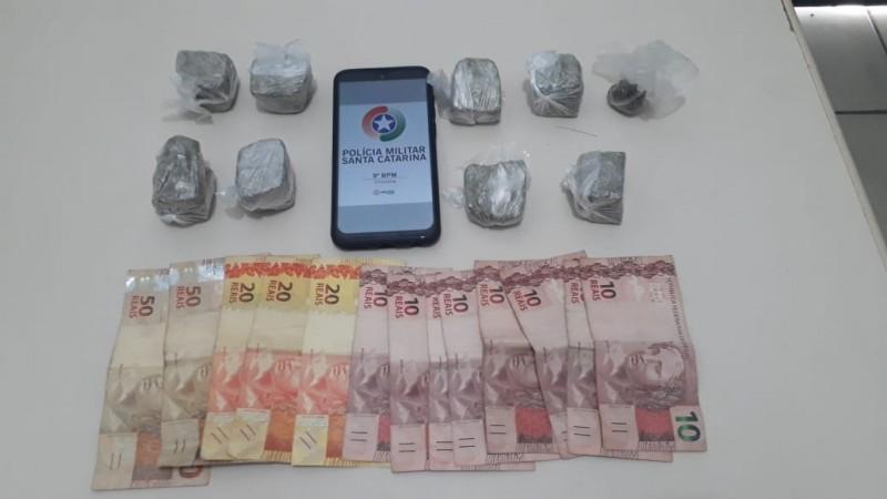 Homem é preso por tráfico de drogas no bairro Paraíso, em Criciúma