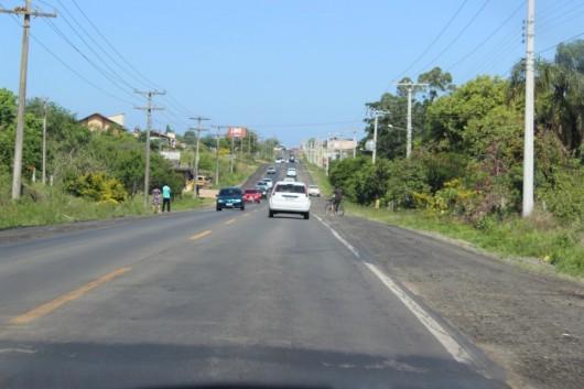 Trânsito engarrafado na SC-445, entre Içara e Balneário Rincão