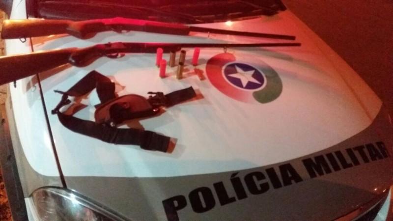 Carro roubado, pés de maconha e espingardas são localizados pela PM