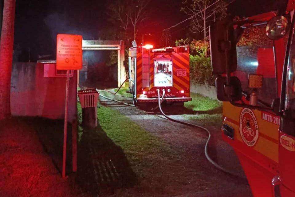 Criciúma: mulher tem 90% do corpo queimado durante incêndio em residência