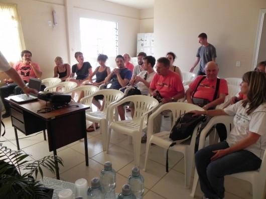 Estudantes e professores de universidade alemã visitam Forquilhinha