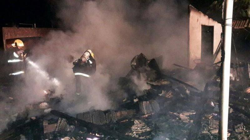 Atualizada: Idosa morre carbonizada em incêndio em Itapirubá